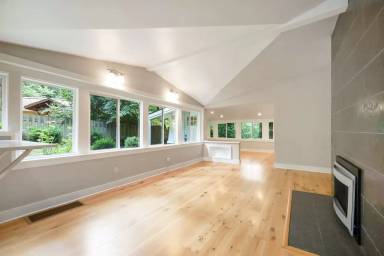 Main picture of 2909 SW Upper Dr