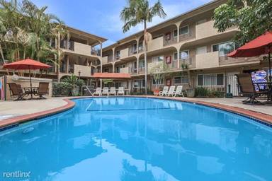 Main picture of 400 Merrimac Way