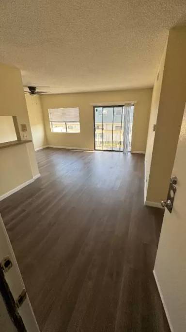 Main picture of 15516 Nordhoff St