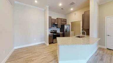 Main picture of 2202 Plantation Dr
