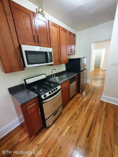 Main picture of 14 Broadway Ter