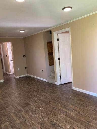 Main picture of 2543 W Water St