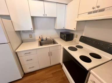 Main picture of 423 Roosevelt St