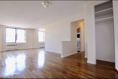 Main picture of 1907 Avenue U