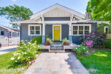 Main picture of 16 Bayview Ave