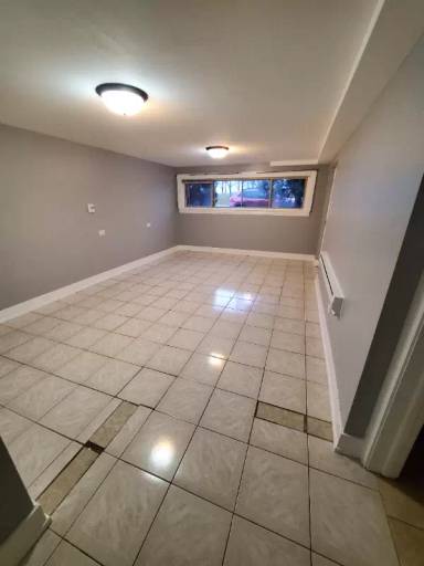 Main picture of 6440 W Montrose Ave