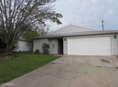 Main picture of 240 Fox Ridge Rd