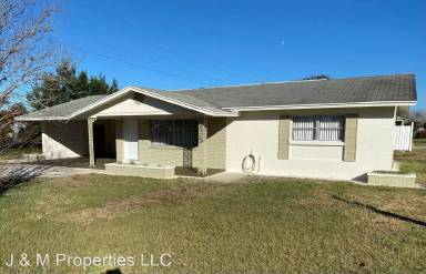 Main picture of 635 E Roberts St