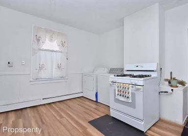 Main picture of 11 Plum St