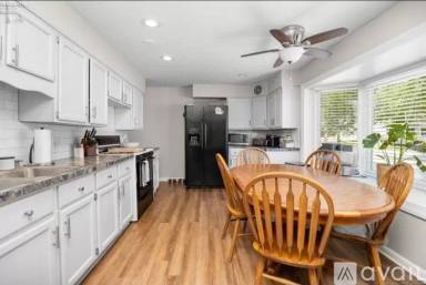 Main picture of 154 Oakwood Dr