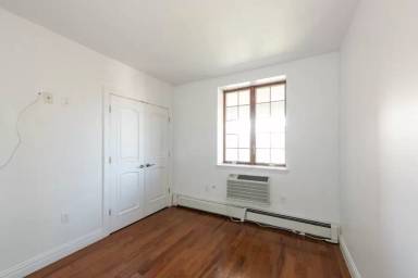 Main picture of 148 W Maple St