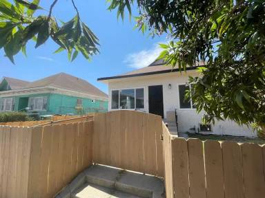 Main picture of 940 E 43rd Pl