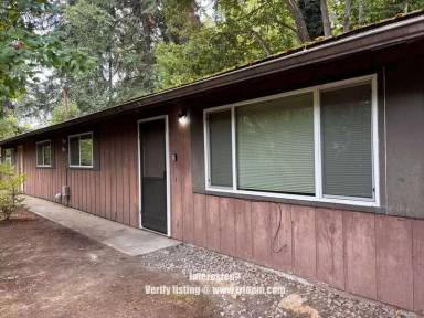 Main picture of 2600 Onyx St