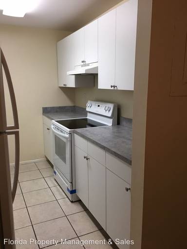 Main picture of 2949 Riverside Dr