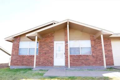 Main picture of 4706 SW K Ave