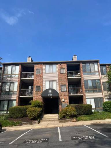 Main picture of Farmingdale Condominium