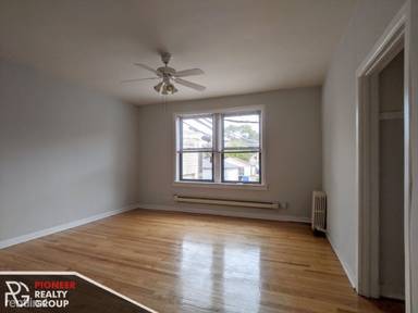 Main picture of 1050 W George St