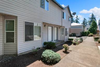 Main picture of 201 NE 148th Ave
