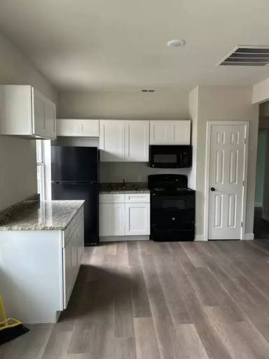 Main picture of 220 N Pinto St
