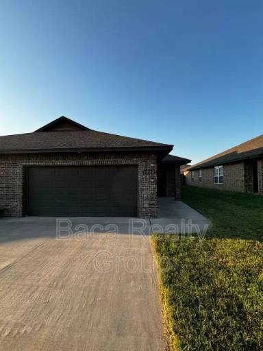 Main picture of 1828 Post Oak Rd