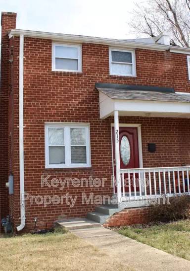 Main picture of 215 Unicorn Pl