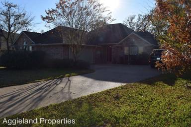 Main picture of 2318 Kendal Green Cir