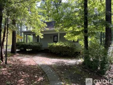 Main picture of 124 Winding Way