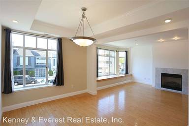 Main picture of 2820 Franklin St