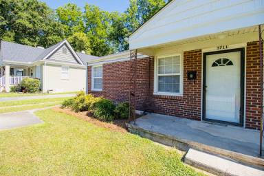 Main picture of 3711 Prentice Ave