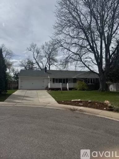 Main picture of 3045 S Holly Pl