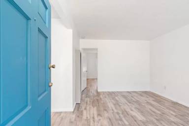 Main picture of 7929 Lincoln St