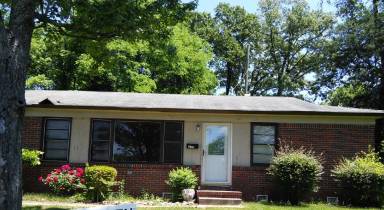 Main picture of 825 Park Cir