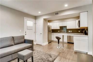 Main picture of 935 La Posada Dr