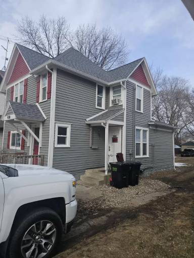 Main picture of 910 W 8th St