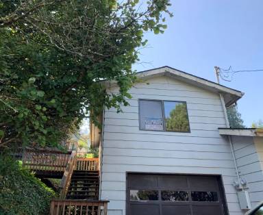 Main picture of 215 SW 3rd St