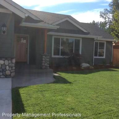 Main picture of 185 SE Briggs Way