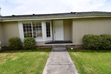 Main picture of 2923 NE Denn Ave