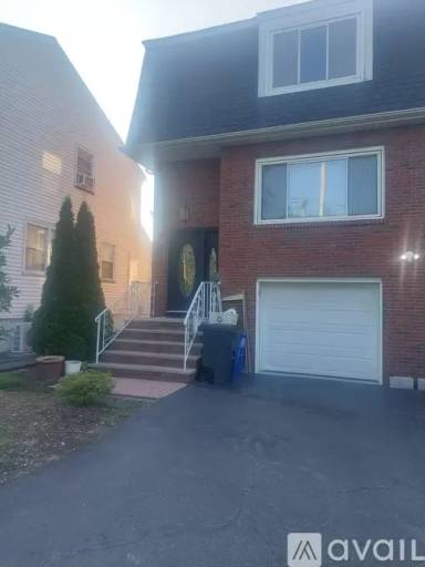 Main picture of 10 Riverside Ave