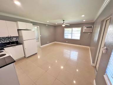 Main picture of 831 Northeast 14th Court - 4