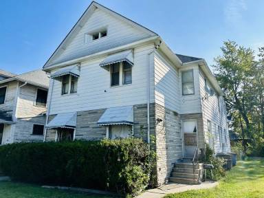 Main picture of 455 Parker Ave