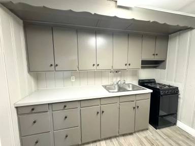 Main picture of 123 S 39th St