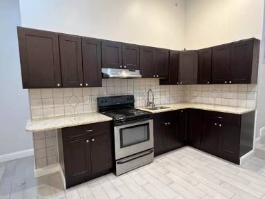 Main picture of 682 N 6th St