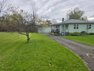 Main picture of 38 Woodhill Ct
