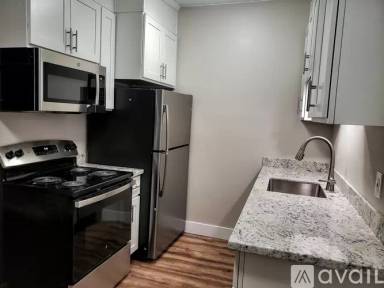 Main picture of 2110 N Oakes St