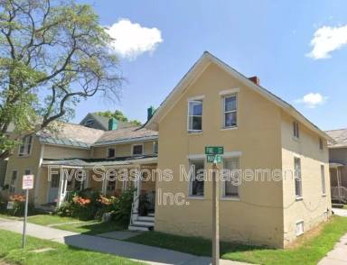 Main picture of 202 Pine St