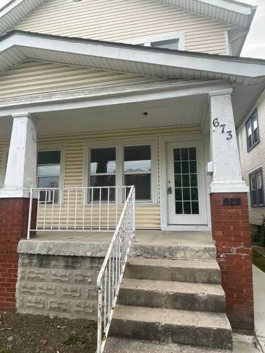 Main picture of 611 S Burgess Ave