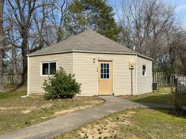 Main picture of 216 Roundhouse Rd