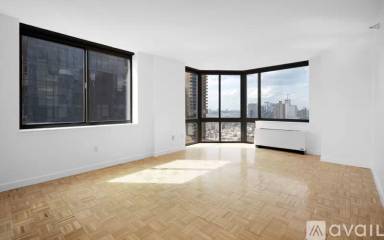 Main picture of 345 W 42nd St