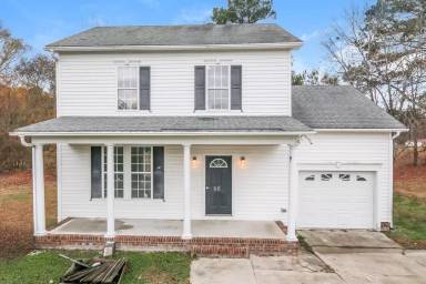 Main picture of 662 Landing View Dr