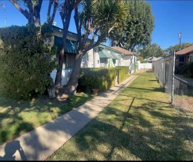 Main picture of 7022 Hazeltine Ave